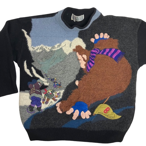 Vintage Sweaters - Vintage Sweater Made in Italy 100% Wool Embroidered Graphic Yeti Golf Mountain